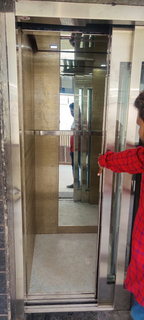 Manual elevators