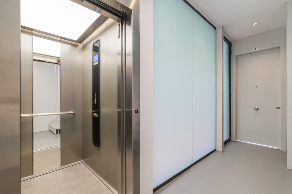 Manual Elevators in Gujarat
